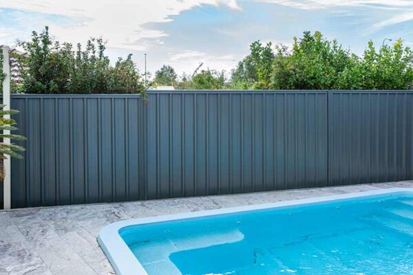 Fencing by R&R: Perth's favorite supplier of Bluescope, colorbond and steeline fencing